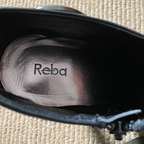 Reba Leather Heel Booties w/Buckle - Picture 4 of 5